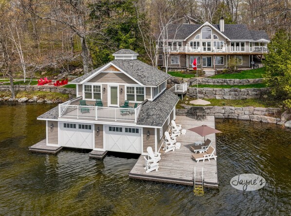 Cottage &amp; Boathouse