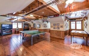 Upper Games Room &amp; Ping Pong Table