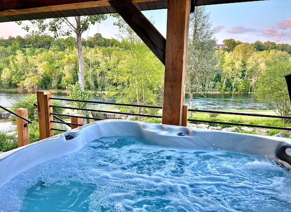 Bain à remous extérieur