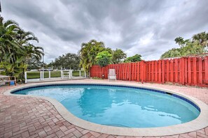 Private Pool | Boat Dock | Outdoor Entertainment Areas | Gas Grill