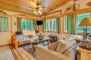 Living Room | Full Futon | Full Sleeper Sofa