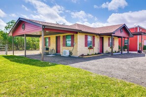 Carport w/ Gravel Driveway (2 Vehicles) | RV/Trailer Parking Allowed