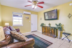 Living Room | Smart TV w/ Cable | Mini-Split A/C Unit | Sleeper Sofa