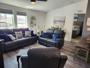 Family Room (1)