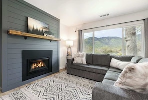 Super comfy living space with amazing views!