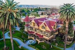 Winchester Mystery House