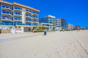 View of Riviera Villas from the bay front with boardwalk that curves around to Pacific Beach!