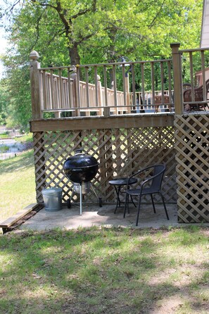 Weber Charcoal Grill, some charcoal is provided

