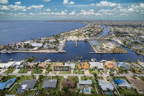 Close to the Yacht Club.. walking distance but this home is Not on water. 