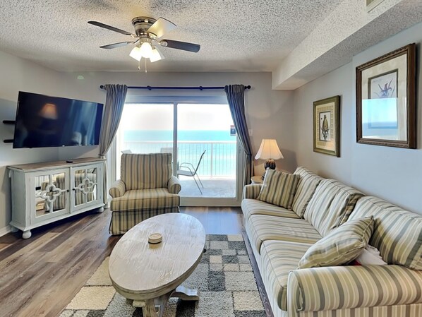 Welcome to Royal Palms #1103