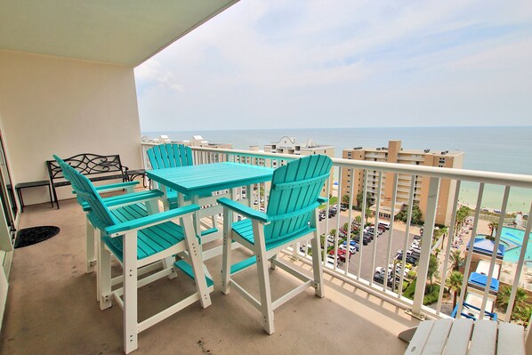 4 - Balcony (4)