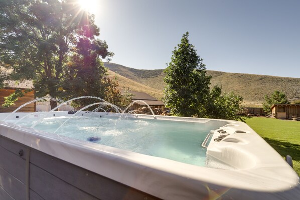 Baignoire à remous extérieure