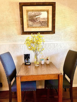 Furniture, Table, Dining Table, Dining Room, Indoors