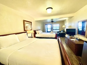 Screen, TV, Bed, Furniture, Lamp