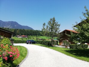 Kostenlose Parkplätze direkt am Haus