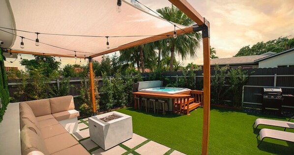 Enjoy a good cjust onversation, a hot drink or relax in these comfortable seats