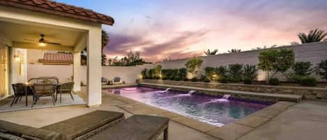 Casa de Coachella featuring Newly installed salt water pool with 3 water falls… 