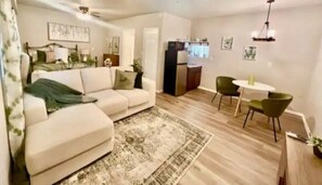 Open floor plan, studio cottage. 