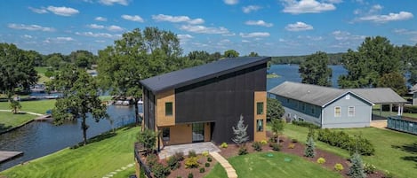 Free parking · Lake Access