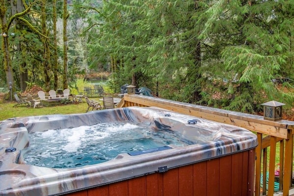 Bañera de hidromasaje al aire libre