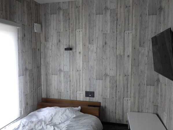 semi double bed