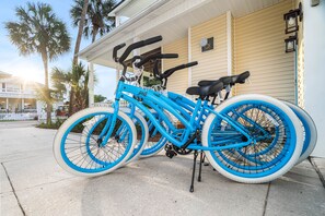 4 Bicycles Included Seasonally!  March through October
