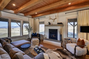 Breathtaking mountain views from all the windows.