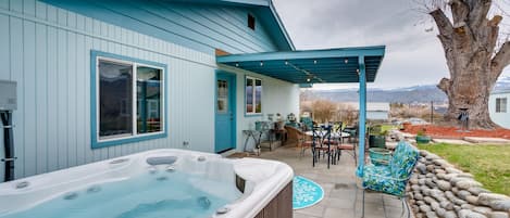 East Wenatchee Vacation Rental | 3BR | 1BA | 1,600 Sq Ft | Stairs Required