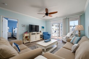 Relaxing and Spacious Living Room