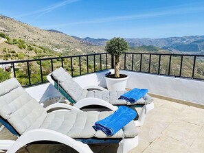 Sun terrace looking east to Soportujar

