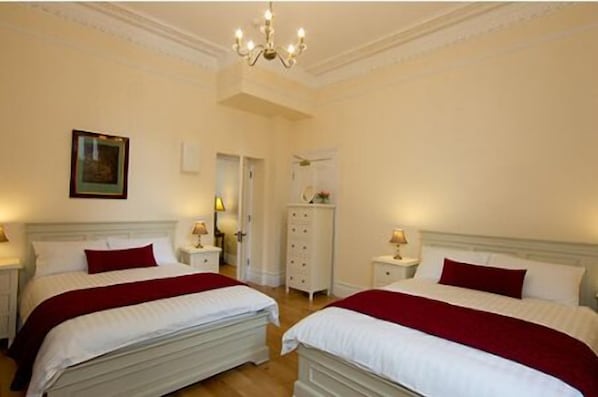 James Joyce Apartment sleeps up to 6 - 2 Double beds
Bed linen supplied