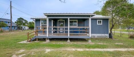 Rockport Vacation Rental | 2BR | 1BA | 800 Sq Ft | Stairs Required