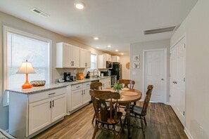 Kitchen & Dining Area