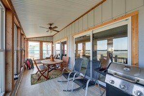 Sunroom | Upper Level