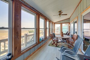 Sunroom | Upper Level