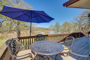 Wraparound Deck | Outdoor Dining Set | Lake Access