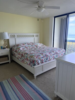 Master Bedroom - King Bed 