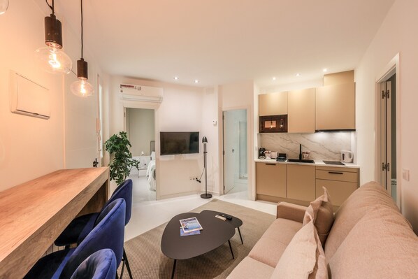 Main view of the lounge space