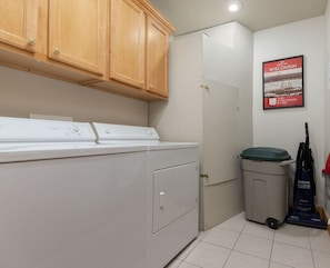 Full sized washer and dryer on main floor