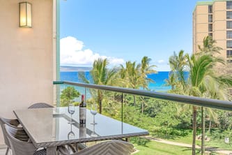 Maui Resort Rentals: Honua Kai Konea 448 – XL 1BR w/ Partial Ocean Views, Only 1 Stack Back from Oceanfront!