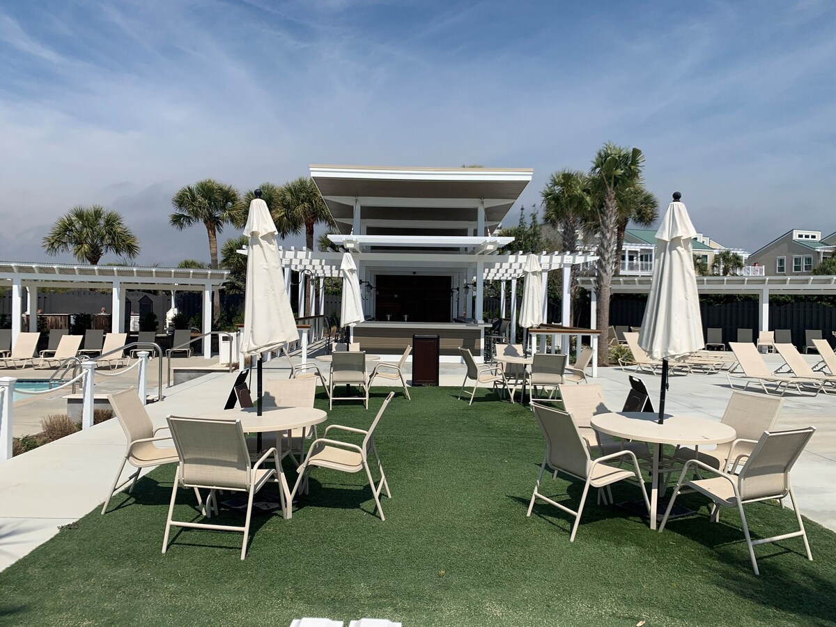 Free Club Amenity Cards at Top Floor Villa by the Sea Waterfront Views