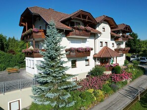 Esterni