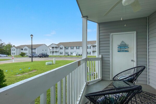 Unwind on the private patio, where you can bask in the gentle Gulf breeze and soak up the warm Alabama sunshine.