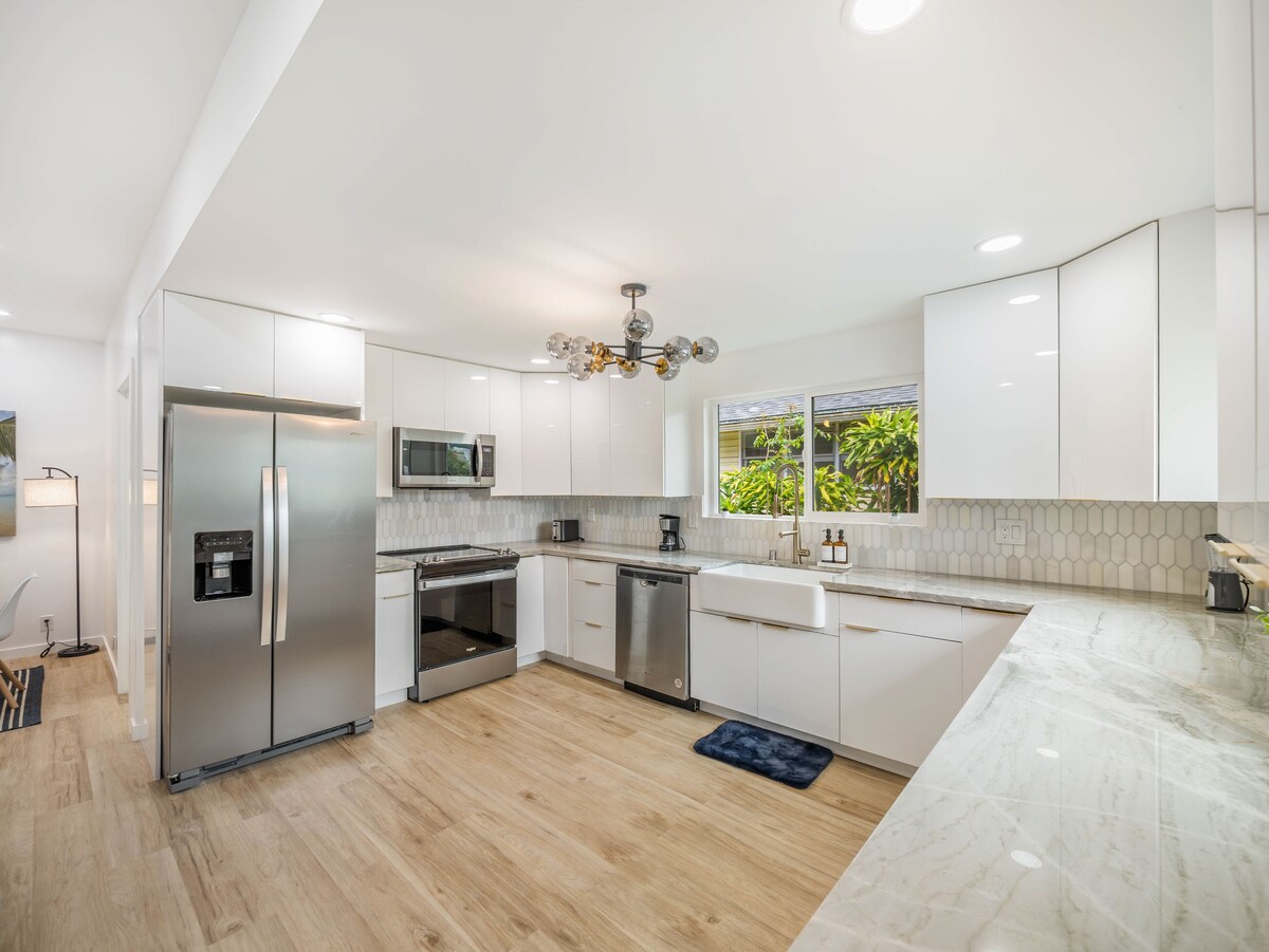 Near North Shore Front Gem: Exquisite 3Bed/2Bath Home