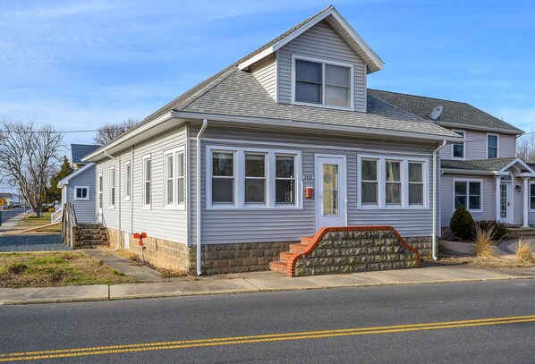 Welcome to Breezy Corner on Chincoteage Island!