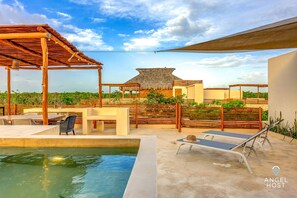 A private rooftop lounge with plunge pool - Divine anytime!