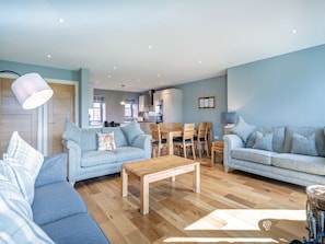 Living room | Speed The Plough - Paddockhall Cottages, Linlithgow, near Edinburgh 