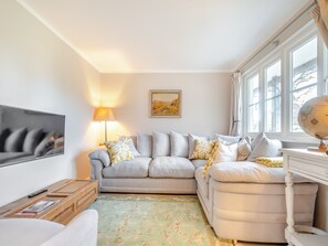 Living room | Pears Cottage - Blue Goose Holidays, Beckington, near Frome