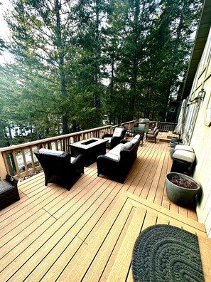 Upper back deck