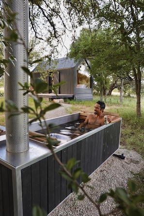 Outdoor spa tub